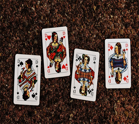 “Thông Thạo Kỹ Thuật Chia Bài, Trở Thành Bậc Thầy Texas Hold'em Poker Hàng Đầu”
